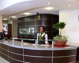 International Hotel Telford - טלפורד - דלפק קבלה