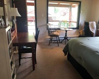 Reflections Inn - Kooskia - Bedroom