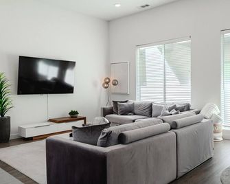 New Crisp Townhome - Knox/Lower Greenville! - Dallas - Living room