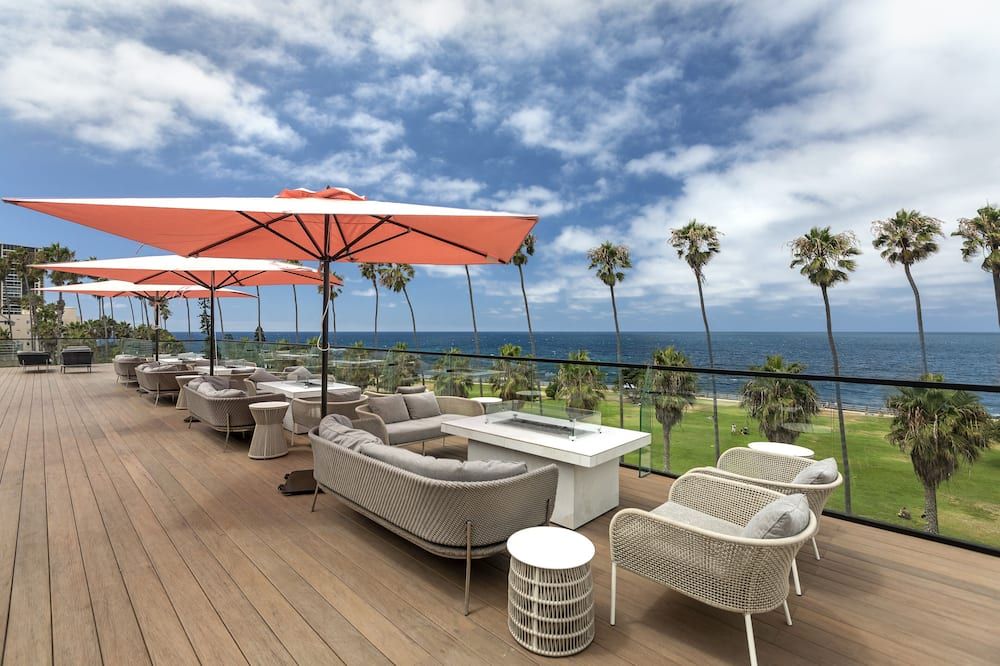 La Jolla Cove Suites