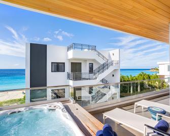 Tranquility Beach Anguilla - Long Bay Village - מרפסת