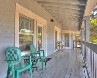 Beautiful Condo River Views Steps to Downtown Heart of Hood River 4263 - Hood River - Balcony