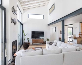 Casa Nook Sagres - Віла-ду-Бішпу - Вітальня