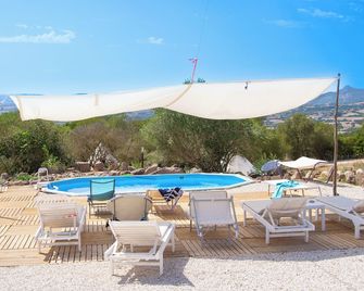Pasare Glamping - Perfugas - Piscina