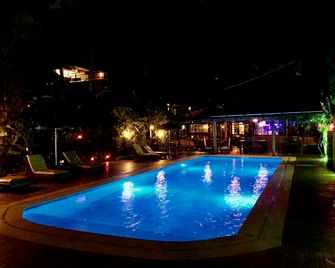 Hotel Pousada Katmandu - Maresias - בריכה