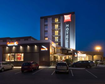 ibis Cholet - Cholet - Edificio