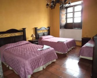 Chez Juanca Hotel Cafe - Antigua Guatemala