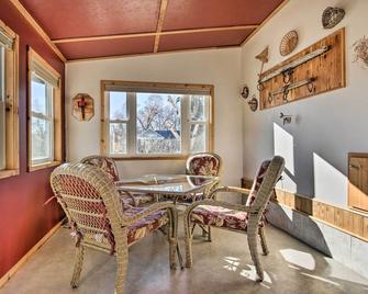 Cozy Choteau Home with Fire Pit, Grill, Yard! - Choteau - Comedor