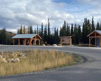 Cozy 30 Foot Travel Trailer Minutes from Denali Park Entrance with AC - Denali Park