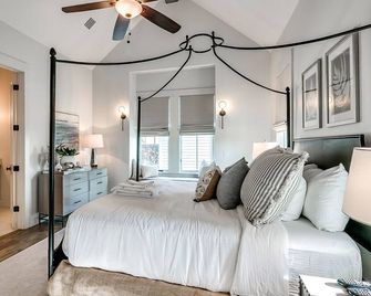 Carlton Landing! Spacious Cottage With Second Story View Of Lake Eufaula! - Eufaula - Bedroom