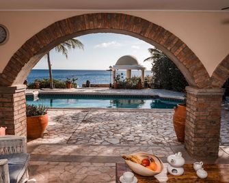 Oceanfront Home 45A - Kralendijk - Pool