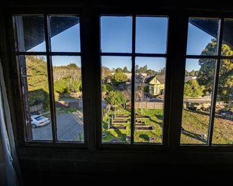 Captains Quarters - פורט בראג - מרפסת