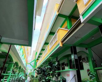 White Beach Hotel Puerto Galera powered by Cocotel - Puerto Galera