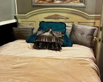 Glamping in the She Shed - Glasgow - Bedroom