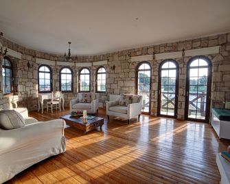 Vinifera Vineyards Hotel - Selçuk - Living room