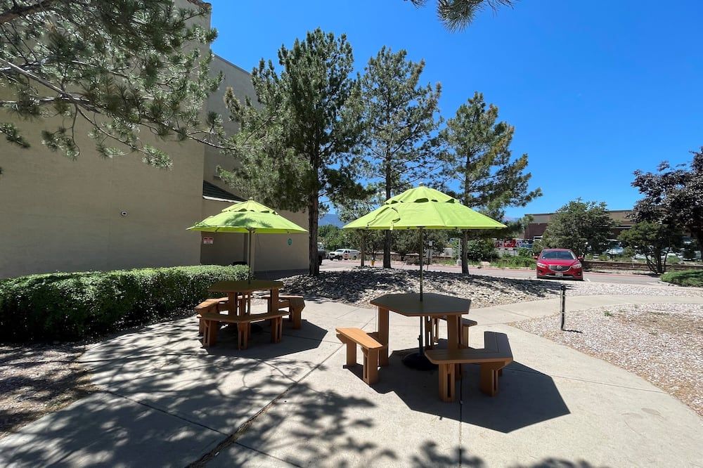 Quality Inn & Suites Garden Of The Gods - קולרדו ספרינגס - פטיו