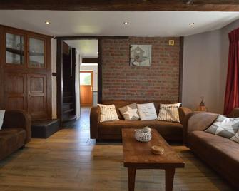 Charming cottage near famous Francorchamps - Francorchamps - Living room
