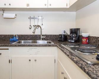 Downtown Beaverton Hideaway 2 - Beaverton - Kitchen