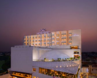 Nirvana Sarovar Portico Gorakhpur - Gorakhpur - Edificio