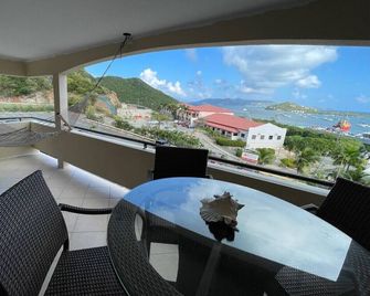 Red Hook Retreat with Stunning Ocean Views - Saint Thomas Island - Balcón