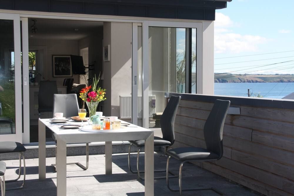 Beach view, period house, contemporary fitout in historic, fishing village - Ardmore - Balcony