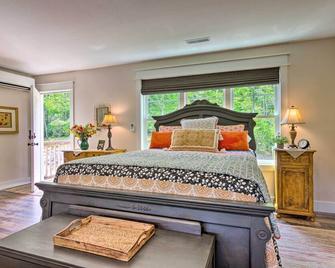 Near Parks, Trails and Lakes Quaint Landrum Escape! - Landrum - Bedroom