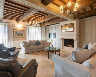 Villa Ripa by Mmega - Pozzo - Sala de estar