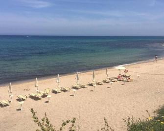 Hotel Castelsardo Domus Beach - Castelsardo - Spiaggia