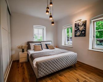 Holiday Home at River Krka with terace&boat rental - Globocice - Habitación