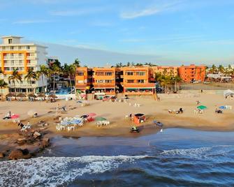 Playa Suites Mazatlán - Mazatlán - Beach