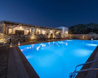 Parosland Hotel - Aliki - Pool