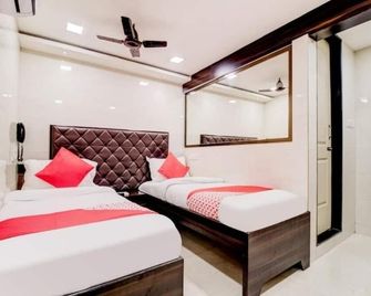 Hotel Qamar - Bombay