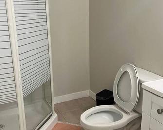 Basement Suite Nest with WiFi in Airdrie - Airdrie