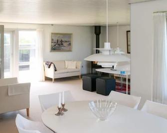 Holiday Home Majvor - 100m from the sea by Interhome - Løkken - Dining room