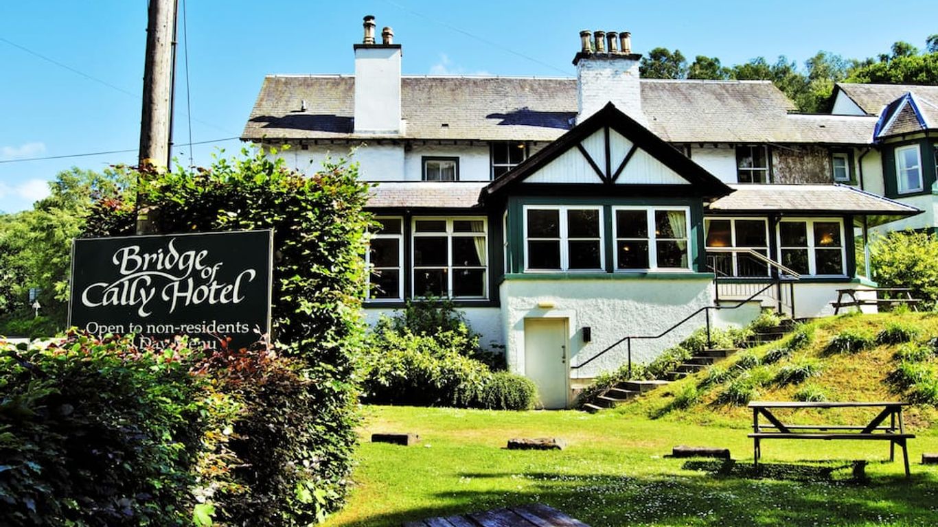 Bridge of Cally Hotel