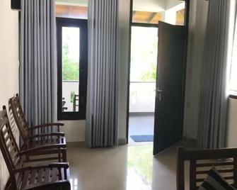 Unawatuna Beach Bungalow - - Unawatuna