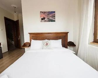 Cunda Nesos Pansiyon - Ayvalik - Phòng ngủ