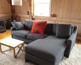 Secluded Family-Friendly Home - East Chatham - Sala de estar