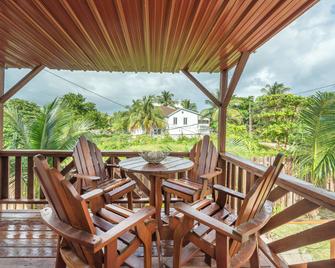 Pur Private Suites - San Pedro Town - Balcony