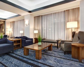 Holiday Inn Ottawa East By IHG - Ottawa - Lounge