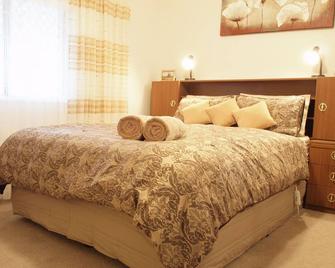 Capon Cottage - Broken Hill - Bedroom