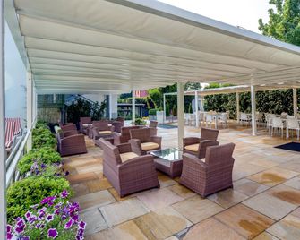 Jet Hotel, Sure Hotel Collection by Best Western - Gallarate - Patio