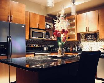 River Oaks City View | Downtown Houston | - Houston - Kitchen