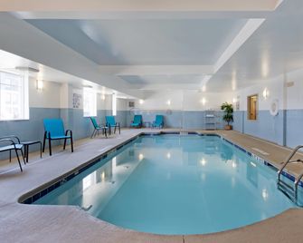 Comfort Inn & Suites Charleston Airport Convention Center - Bắc Charleston - Bể bơi