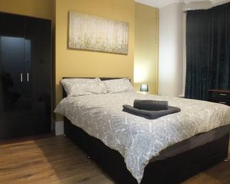 Walthall Place by SG Property Group - Crewe - Bedroom