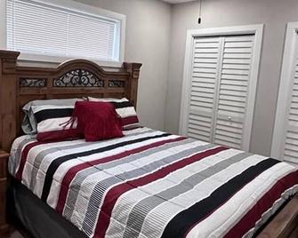 Peaceful, Safe, & Centrally Located 1-bedroom house in Raymondville TX - Raymondville