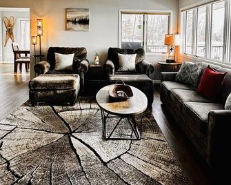 Private Lake Bemidji Vacation Home - Bemidji - Living room