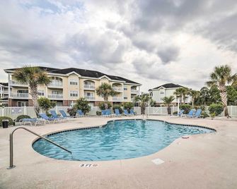 Pools & Golf, 2 Mi to Beach: Myrtle Beach Condo! - Myrtle Beach - Piscina