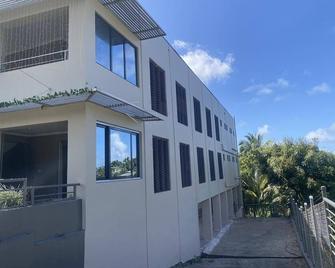 Island Travelers Accommodation - Suva - Building