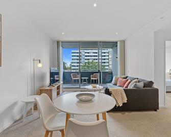 Astra Apartments Macquarie Park - Marsfield - Living room